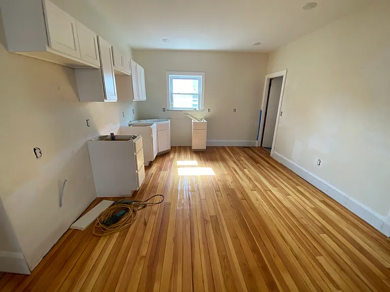 10 Lowell Cir #2 — Photo 6