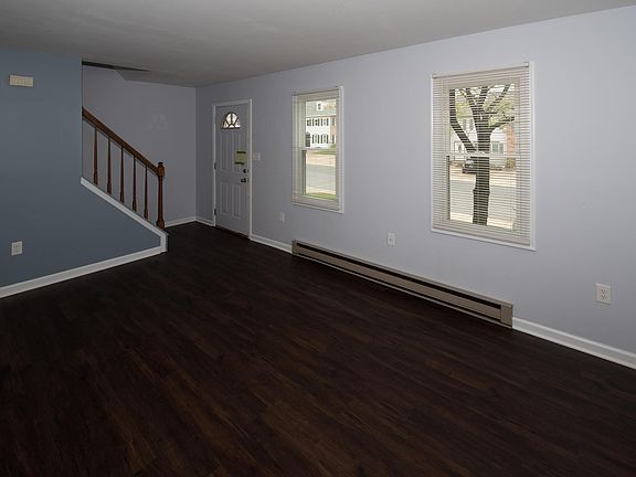 2nd image of 216 Heatherwood Dr