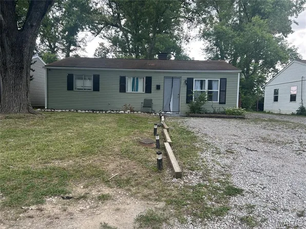 1141 Saint Rose Ln, Cahokia, IL 62206