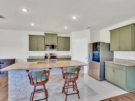 3rd image of 2167 Harwick Cir SW