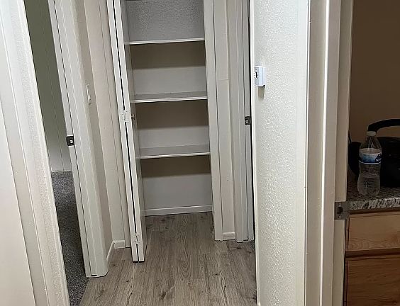 5th image of 625 Davis Dr APT 1
