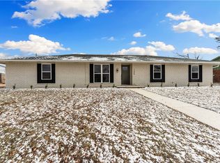 1009 S 19th St, Rogers, AR 72758