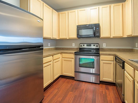 22664 BLUE ELDER TER #303-JS Realty-Kitchen