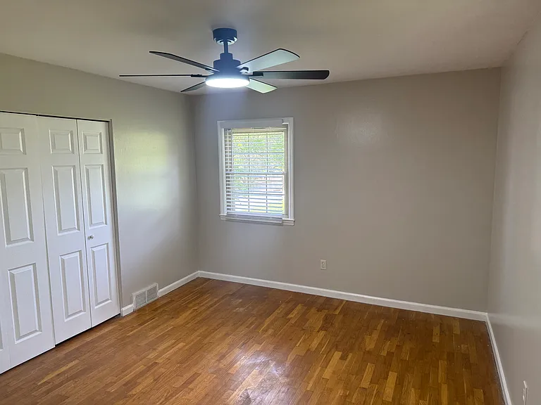 108 Deepwood Dr — Photo 7