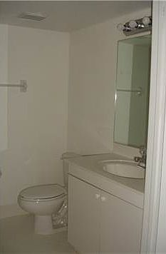 5th image of 935 NE 34th Ave Unit 104
