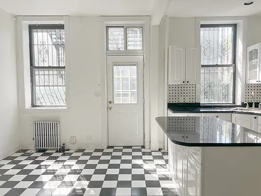 Rented by Compass | media 16