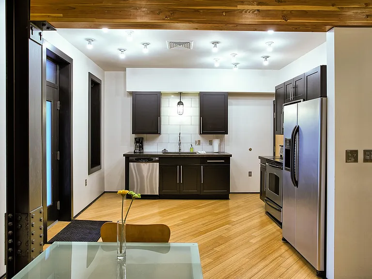 209 E 3rd St #2C — Photo 10