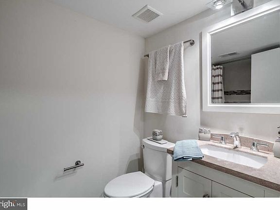 5th image of 1538 Ogden St #5