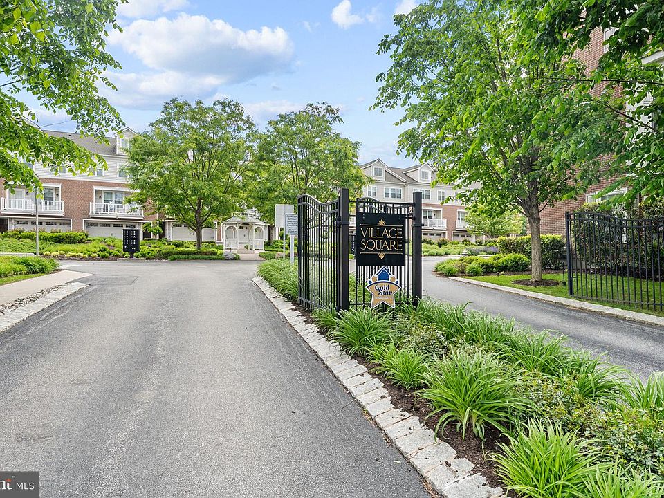 1st image of 53 Village Sq