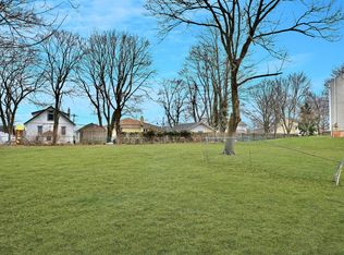 14 Smith St, Metuchen, NJ 08840