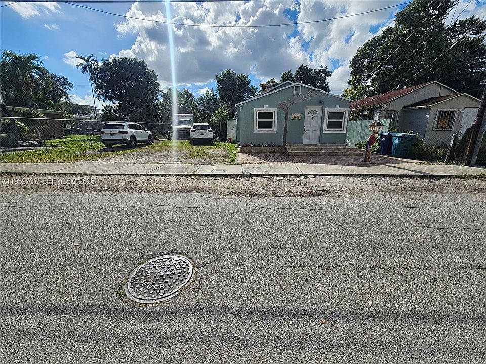 2nd image of 2944 NW 44th St