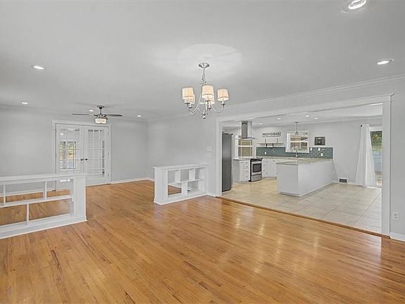 3rd image of 4122 Highpoint Dr S