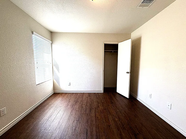 1511 Justin Loop #A — Photo 14