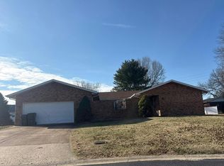 123 Jefferson Dr, Waterloo, IL 62298