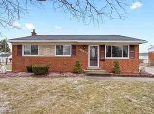 41330 Hamilton Dr, Sterling Heights, MI
