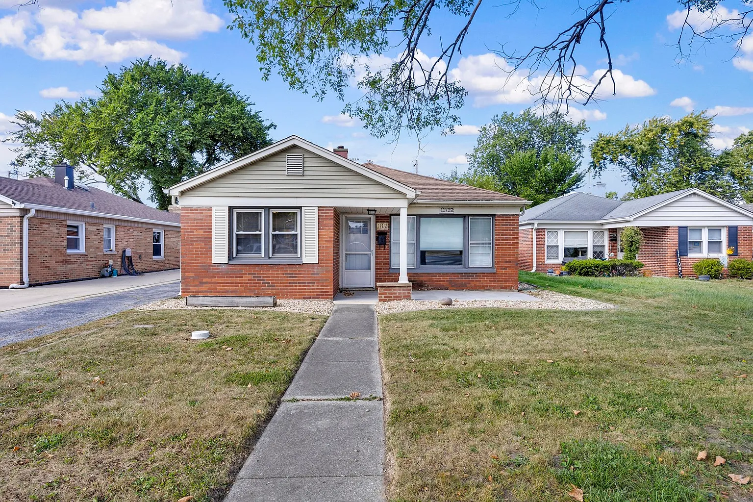 11712 S Troy Dr photo 1
