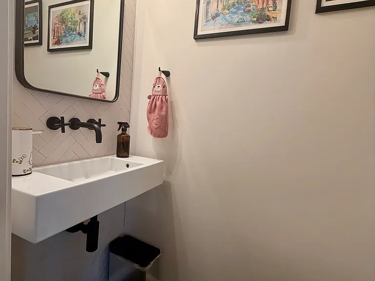 Hallway 1/2 bath