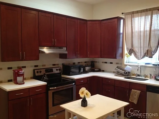 Rented by City Connections Realty | media 16