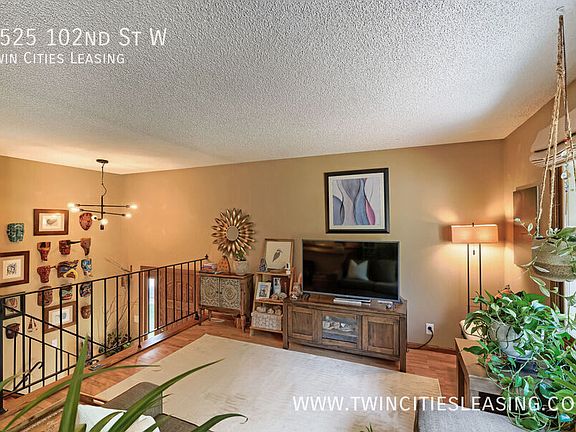 4th image of 7525 W 102nd St