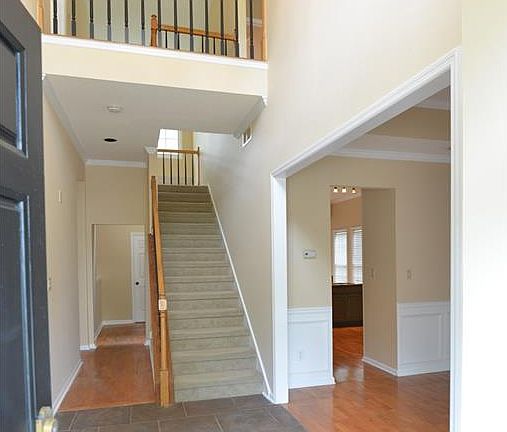 3rd image of 4395 Pinehollow Ct