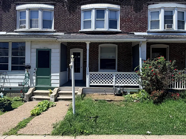 1130 Green St — Photo 1