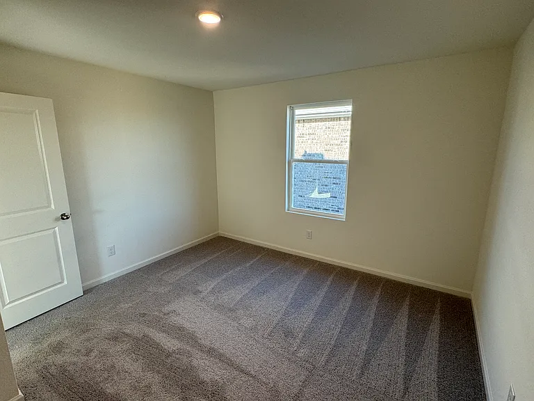 219 Savannah Way — Photo 34