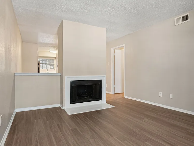 Blakely Apartments — Photo 77