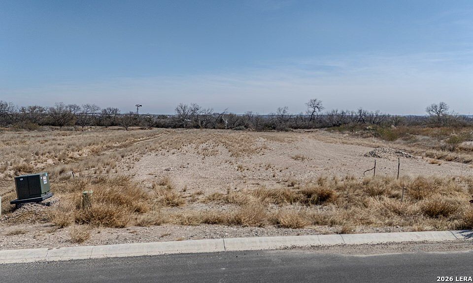 2nd image of 204 Paseo Del Lago