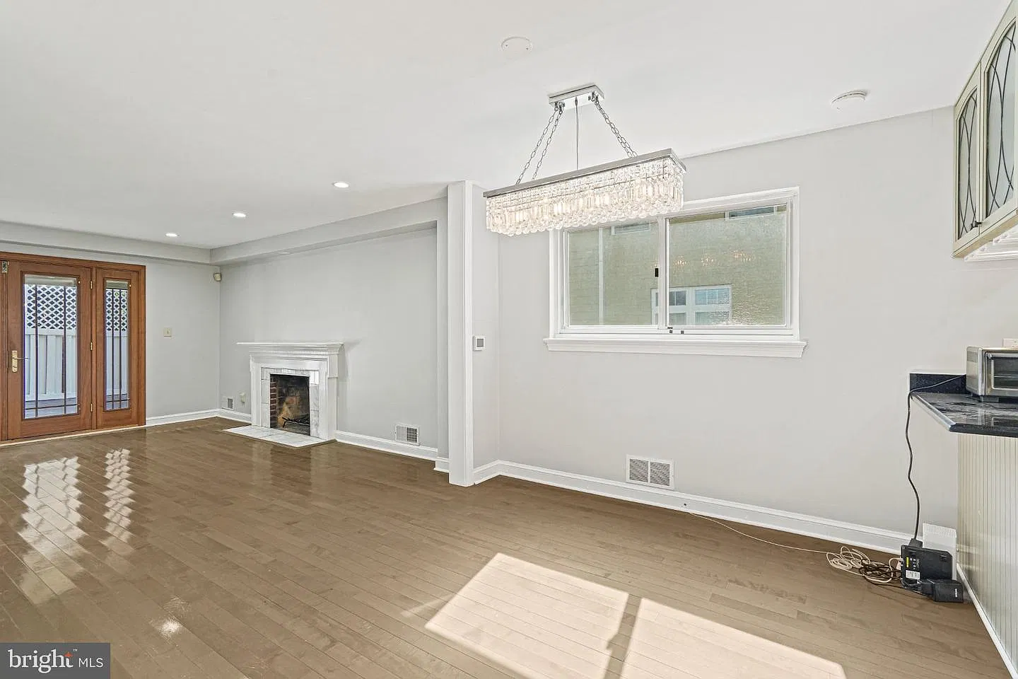3 bed, 1600 sqft, $5,000 — Photo 1