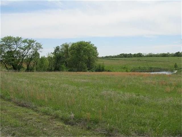 2nd image of 6020 SE Dittoe Ln