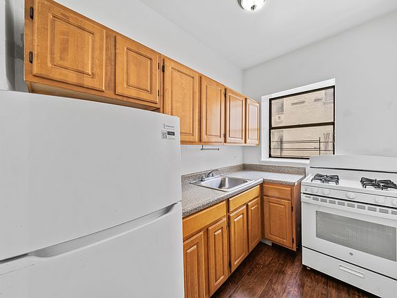 4th image of 707 Saint Nicholas Ave #1B