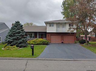 58 Aspen Cir, Albany, NY 12208