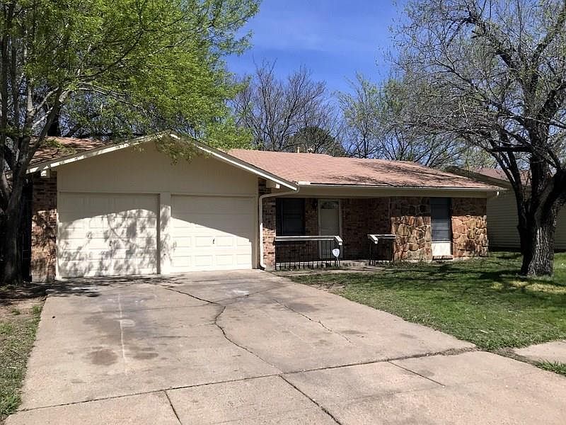 1st image of 14916 Oakwood Ln