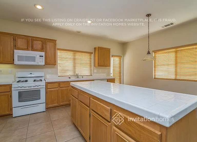 7833 Calle Del Rio St — Photo 11