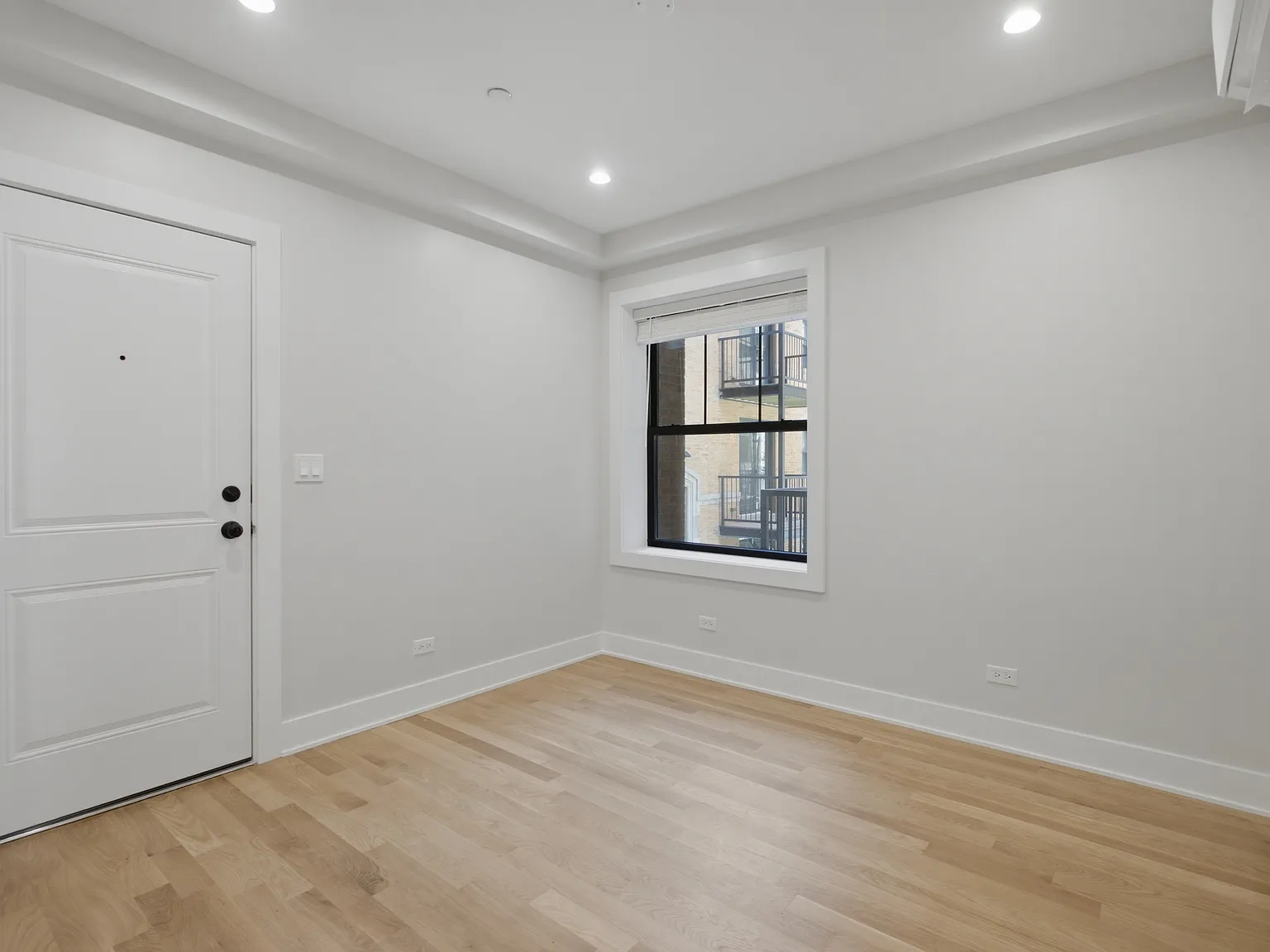 1 bed, 900 sqft, $2,295 — Photo 3