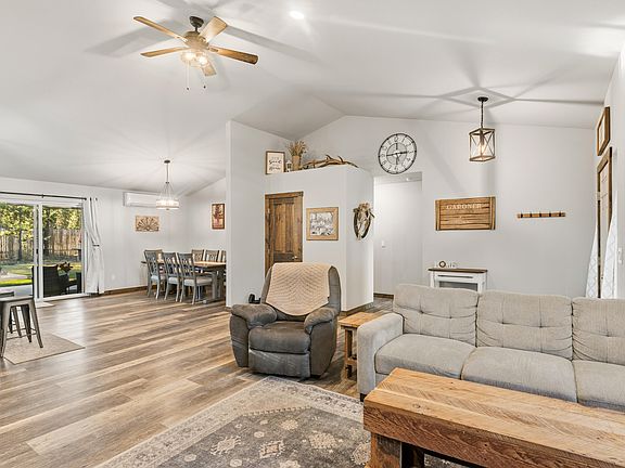 4th image of 53088 Loop Dr