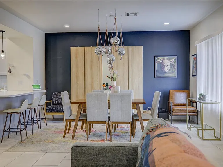 135 W 26th St — Photo 11