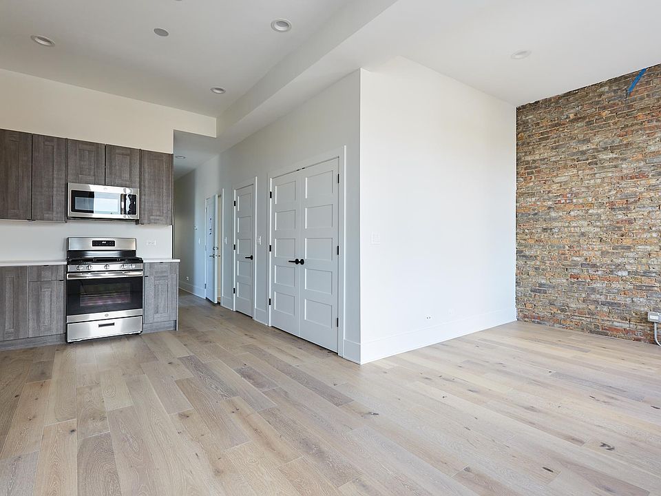 1st image of 3056 W Diversey Ave #2
