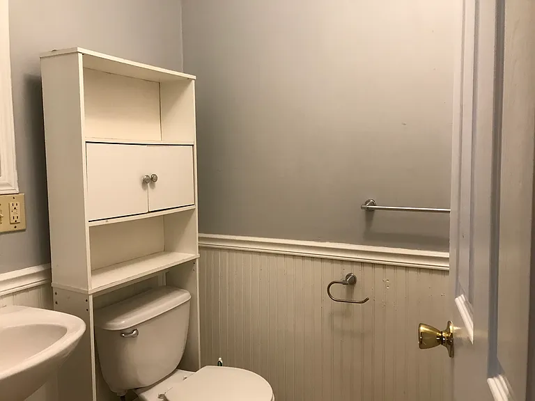 1213 Sierra St — Photo 3