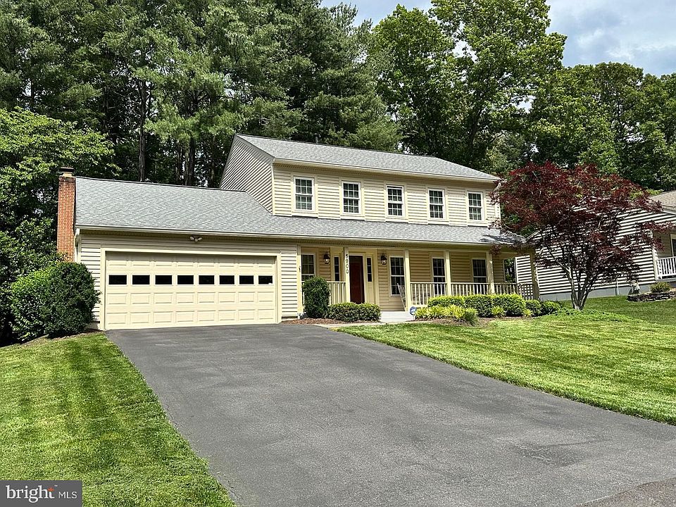 2nd image of 5900 Burnside Landing Dr