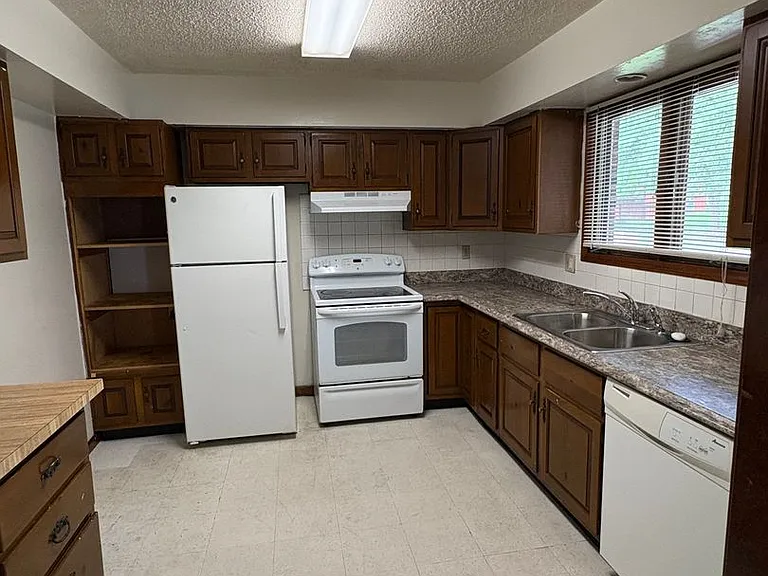 828 Dondee Dr — Photo 29