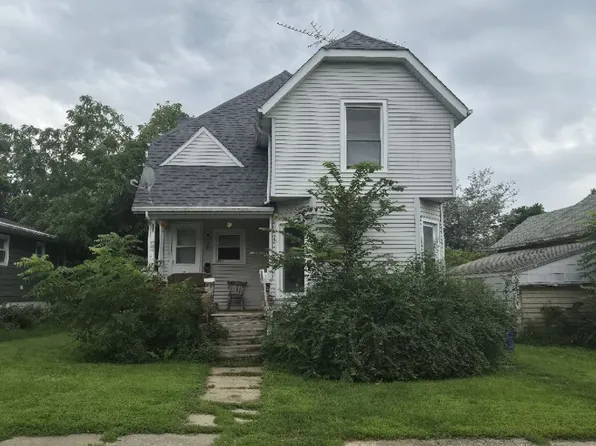 22 5th Ave NW #1, Oelwein, IA 50662