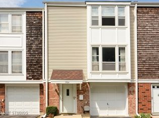 1904 Whitingham Ln #1904, Hoffman Estates, IL 60169