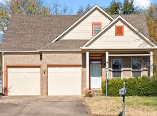704 Rainswood Ct, Clarksville, TN 37043