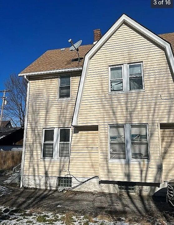 2nd image of 1140 E 113th St