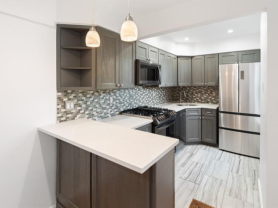 1st image of 250 N Broadway #6J