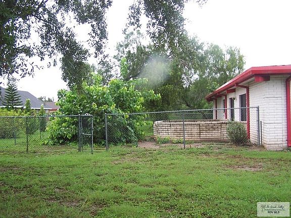 4th image of 608 E Magnolia Ave