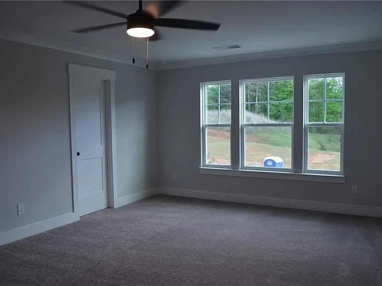 28 Trace Blf — Photo 26