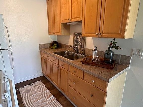 3rd image of 5025 Cape May Ave APT 7