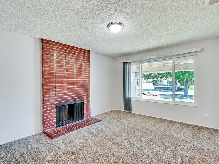 6063 Pineland Ave — Photo 6